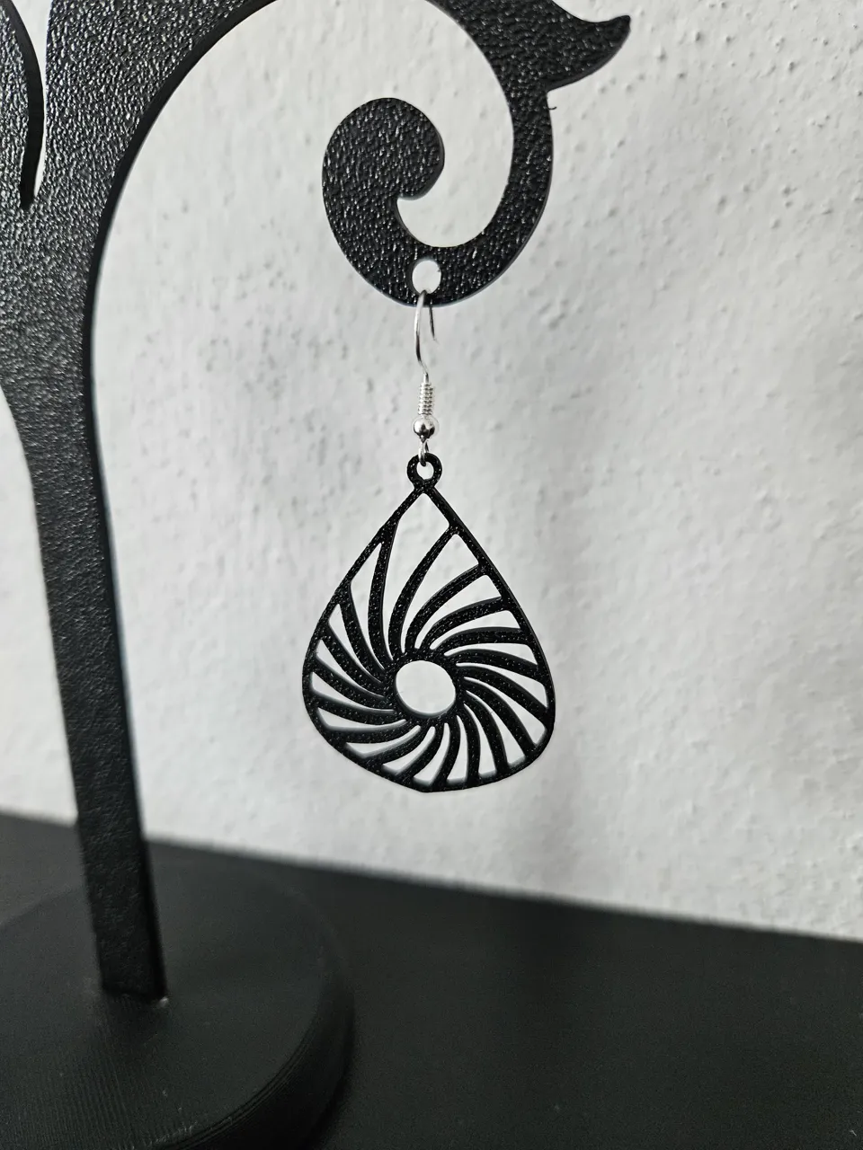 earrings spiral hole view 2