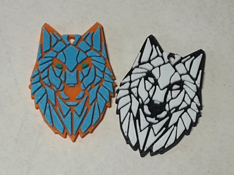 Wolf keychain 