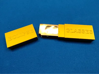 Solar eclipse glasses case