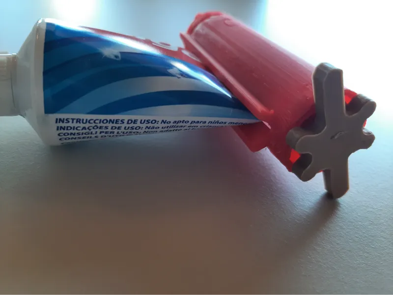 Toothpaste squeezer