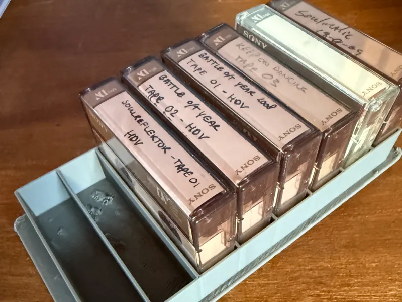 Gridfinity Mini-DV holder (holds 8 tapes)