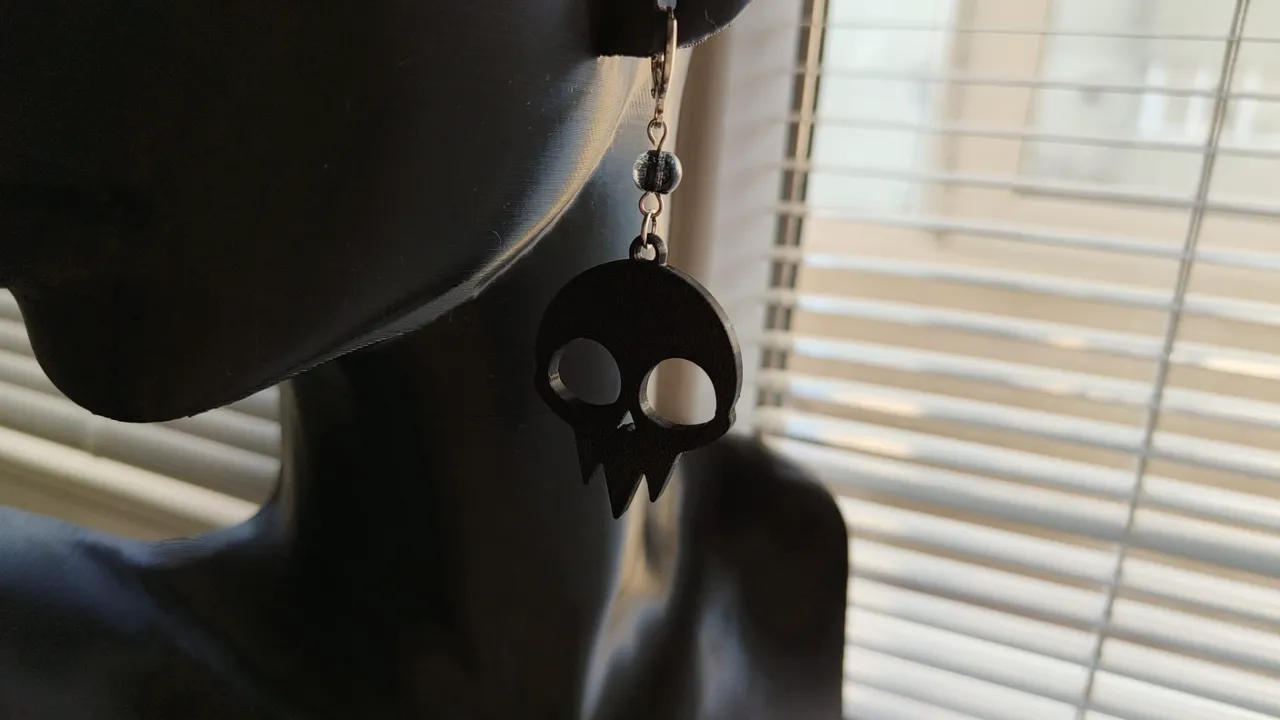 Skull earrings view 3