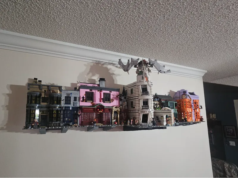 Wall Mount for top half of Gringott's brick set