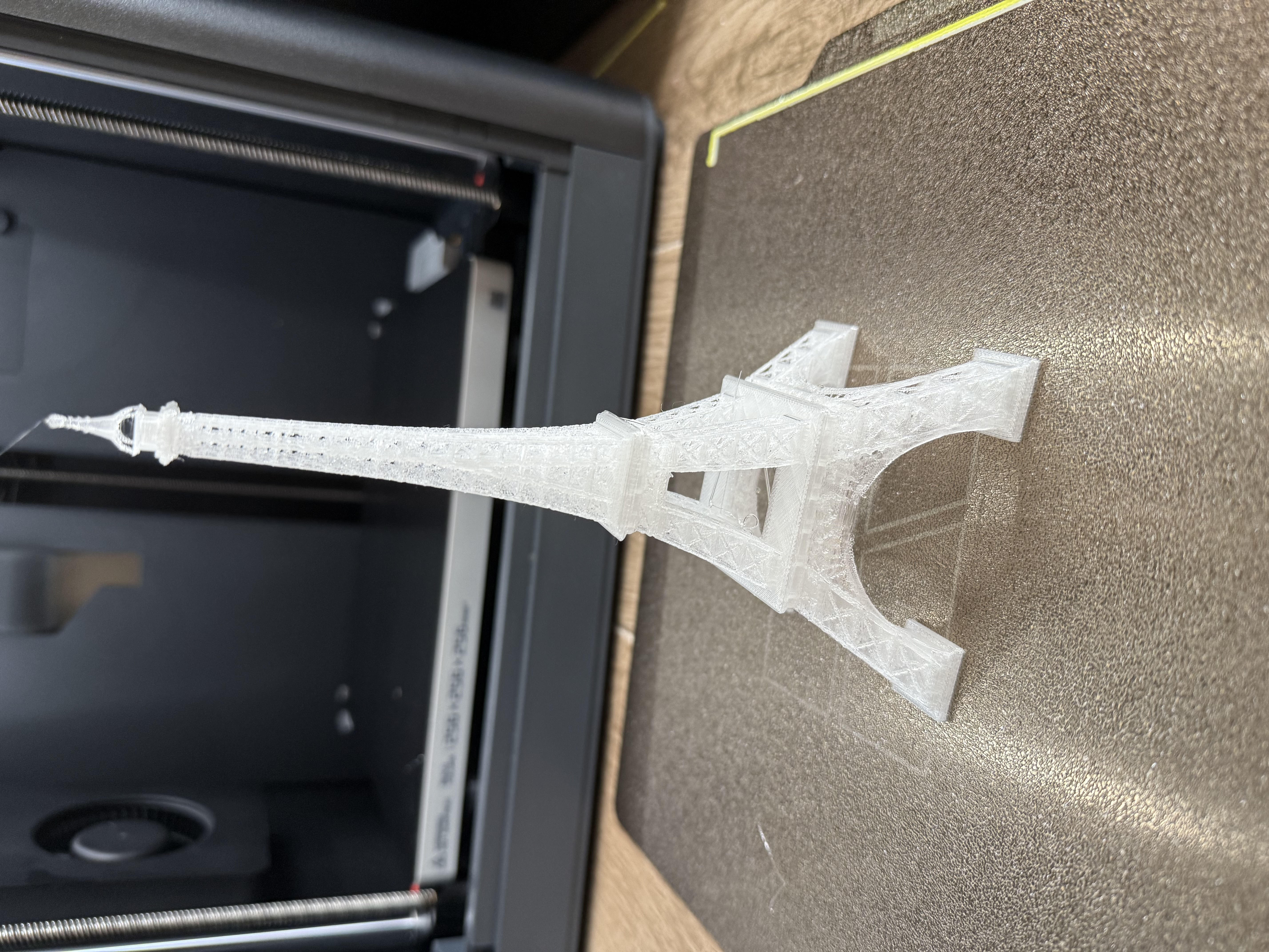 Miniatura 1 do modelo 3D 巴黎埃菲尔铁塔 仅需15g