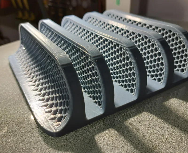 Laptop Vertical Stand (4 slots: 15mm, 3 x 22mm)