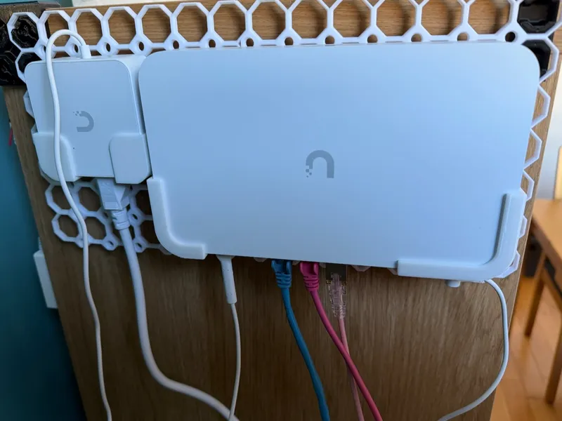 Unifi Cloud Gateway Fiber mount for Multiboard