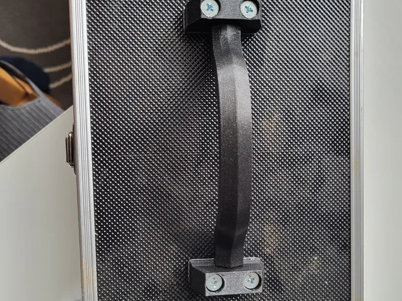 Box handle