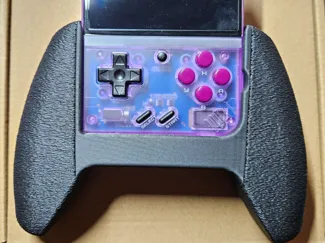 Miyoo Mini Plus Grip with texture.