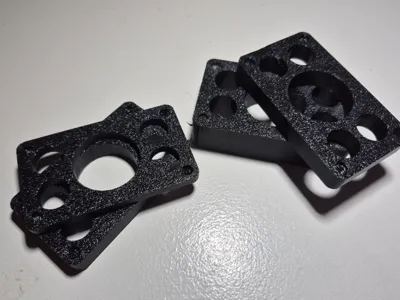 Distans block for shimming