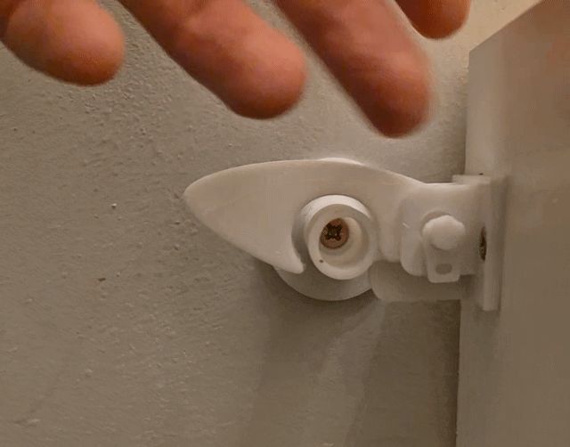 Safety door lock, self locking. With wall mount