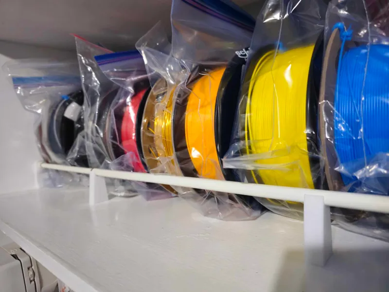Simple Pressure Curtain Rod Alignment Holder