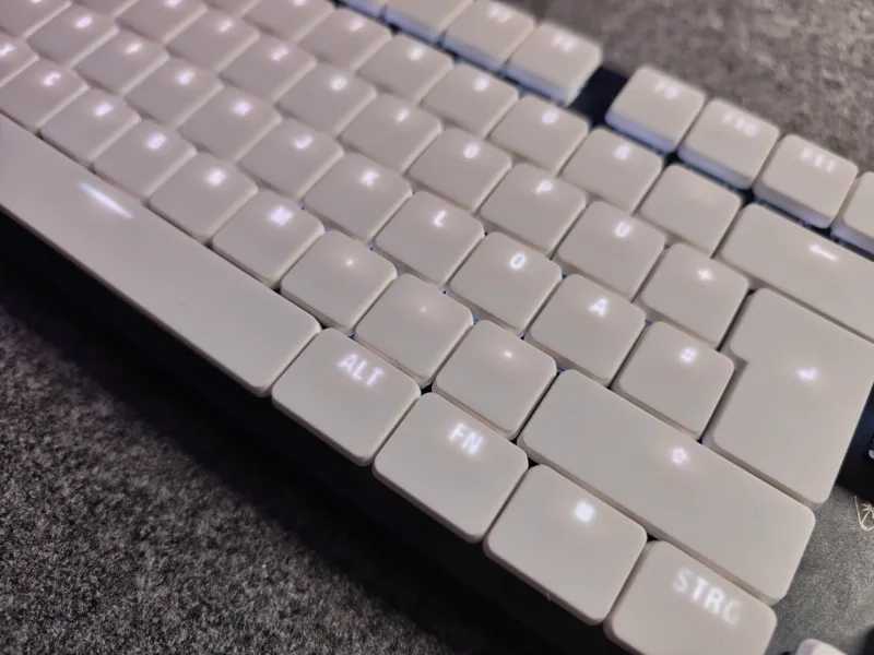 MX Keycap Set - Shine Through lettering