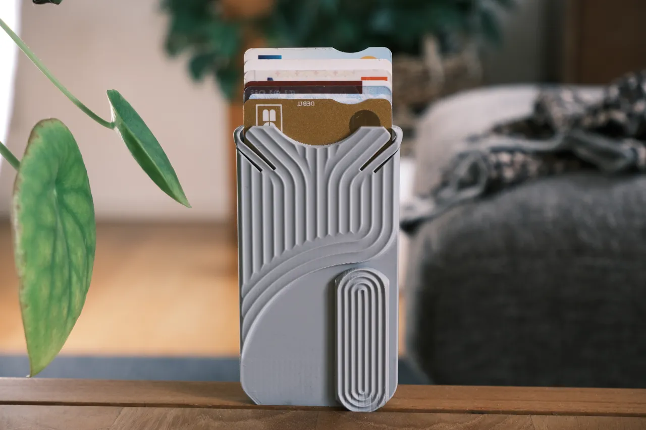 Cascade card wallet V3 view 2