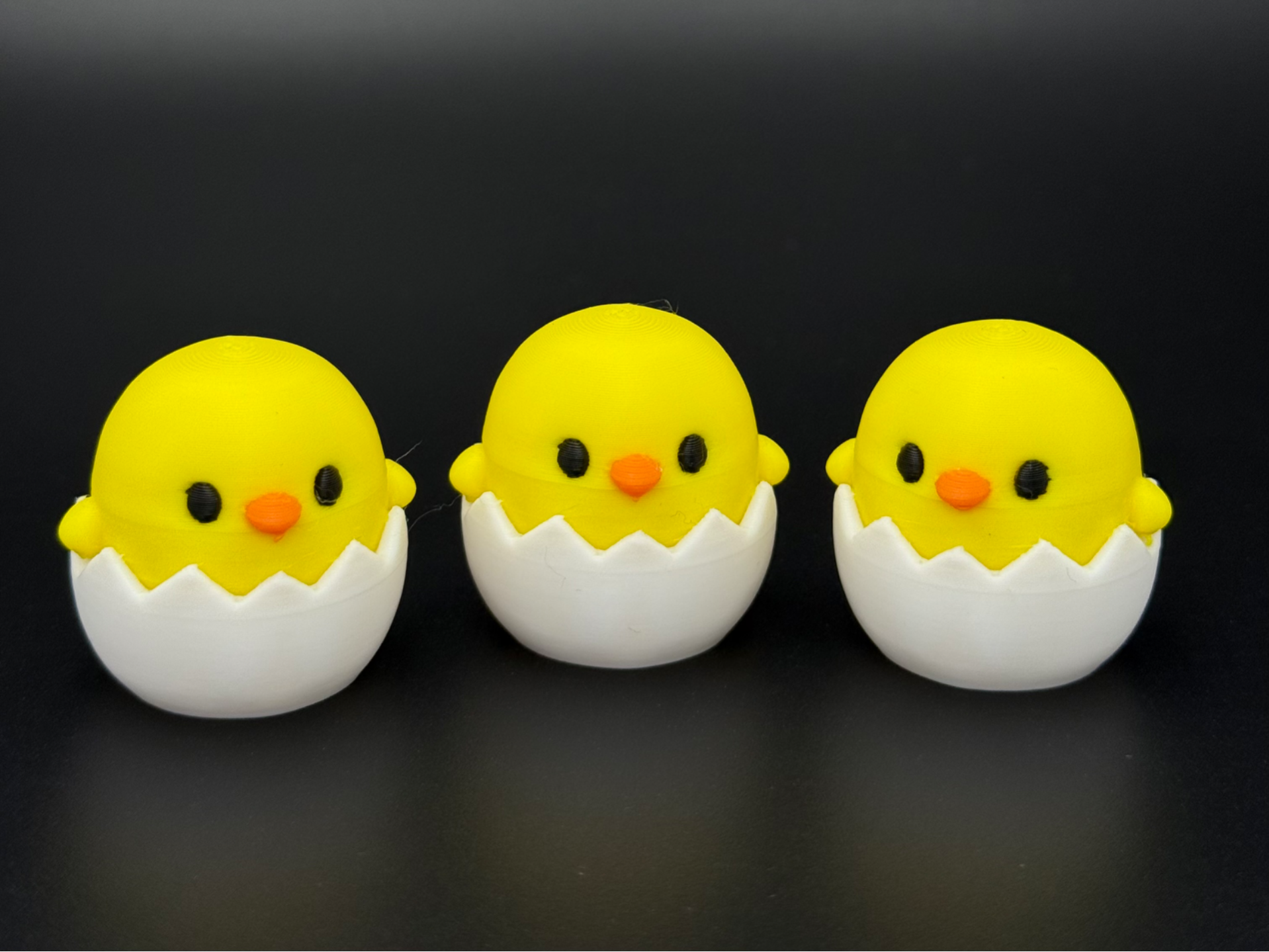 Miniatura 1 do modelo 3D Chick Egg – Cute Easter Chick in a Shell