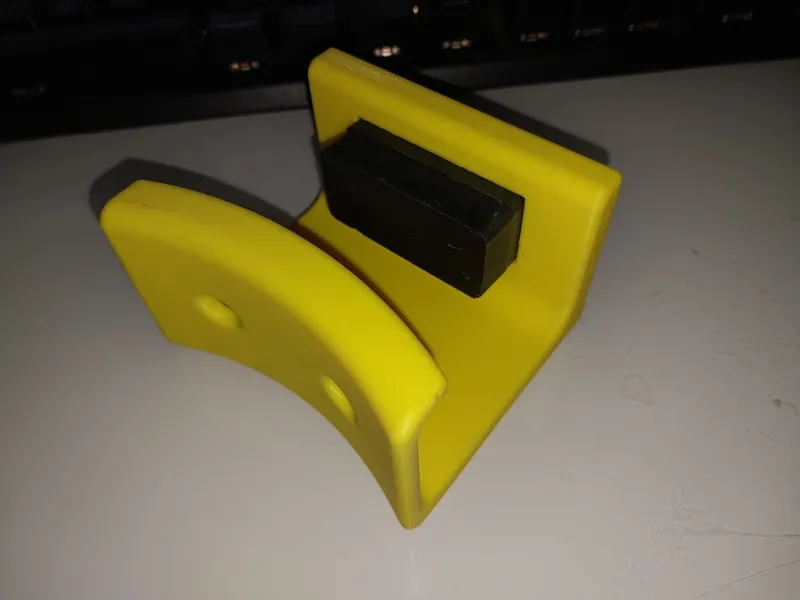 magnetic headphone holder