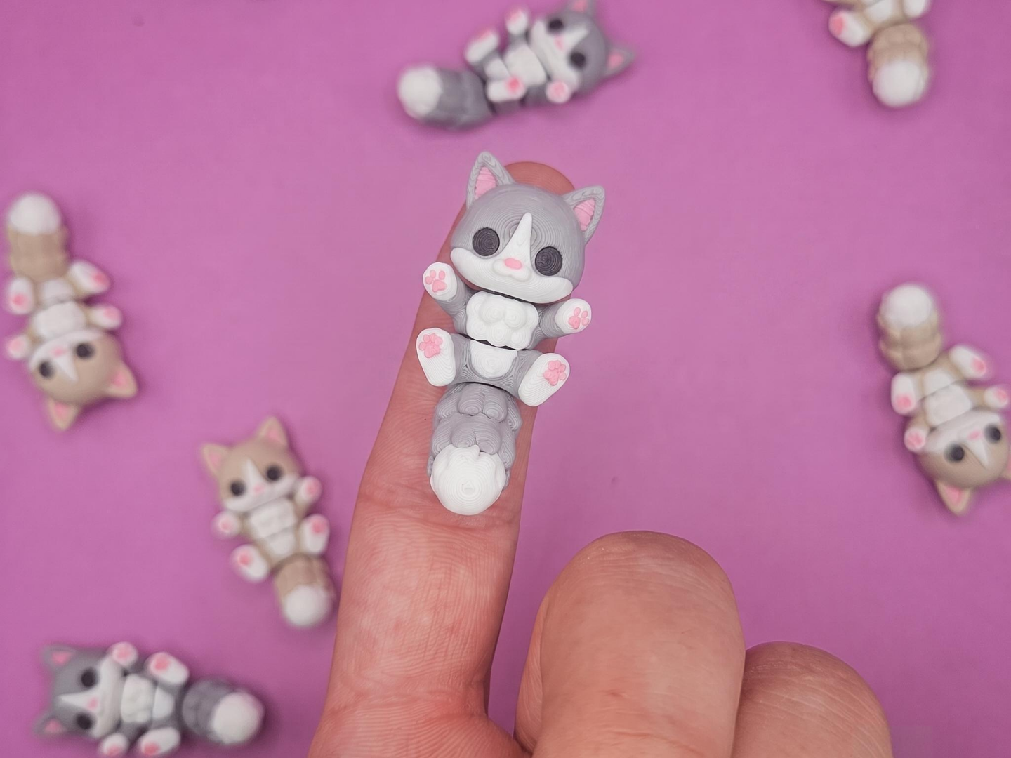 Tiny Flexi Cat Fridge Magnet - Mochi - 1