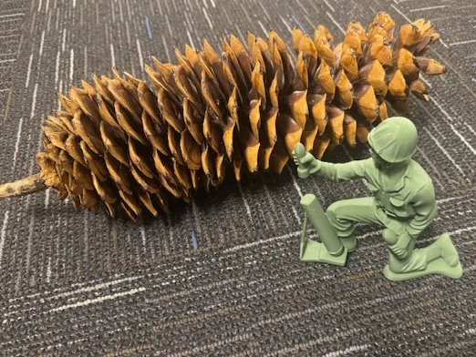 Large green toy soldier mortarman
