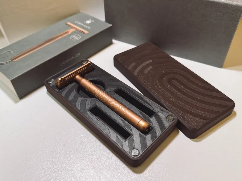Magnetic Razor Case