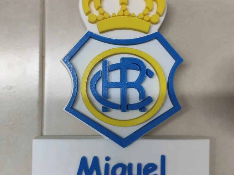 escudo recreativo de huelva con nombre personali