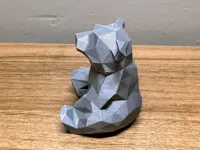Statuette ours low poly détendu 3 pouces (sans supports) — photo 2