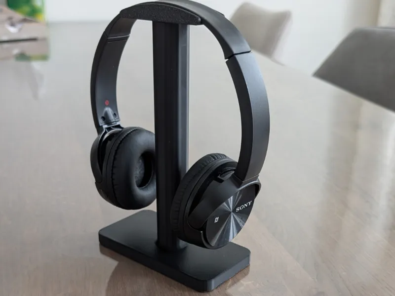 Headphone stand fully customizable