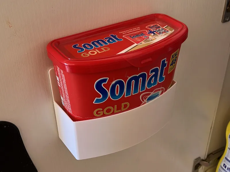 Türregal für SpülmaschinenTabs