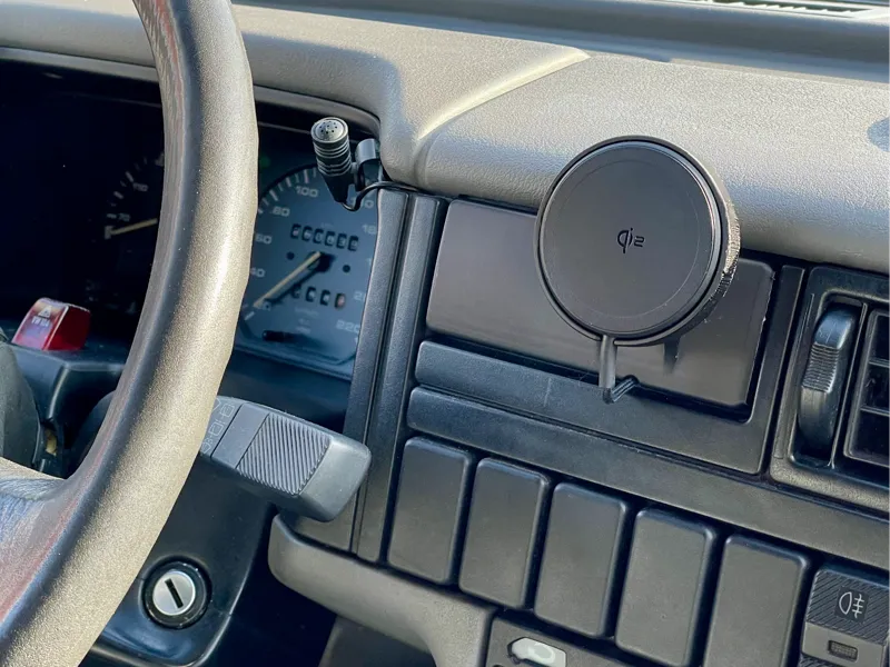 Volkswagen T4 phone holder