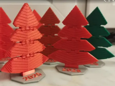 Articulated Christmas Tree 2025 – Holiday Model