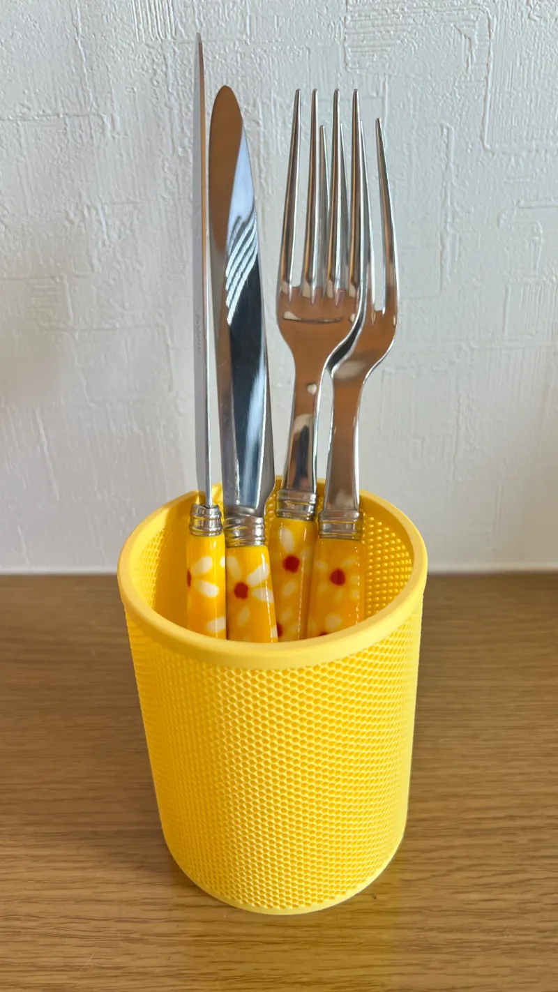 Stylish Mesh Cup