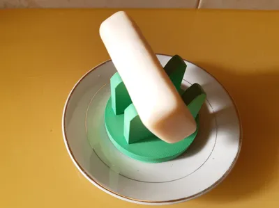 Vertical soap holder
