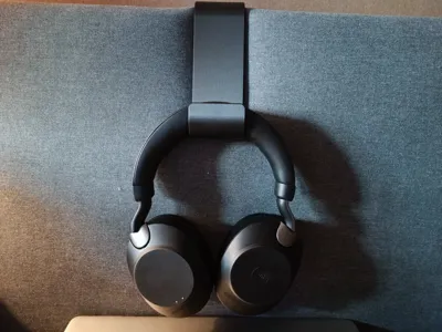 Headphone Hanger for office cubicle