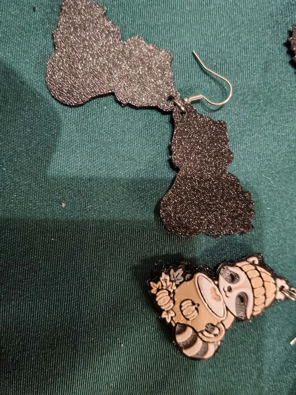 Mini Raccoon raccoon earrings hueforge - Free 3D Print Model - MakerWorld