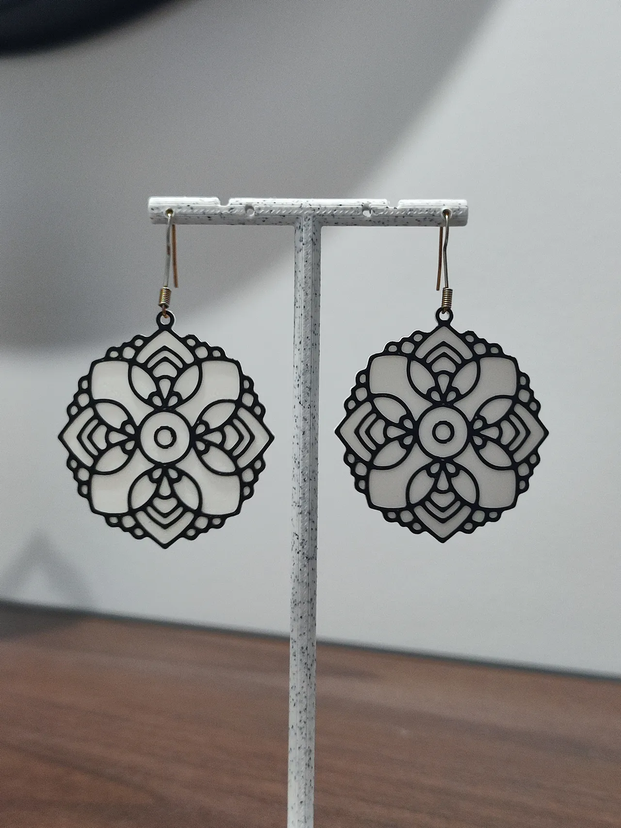 Aretes Flor de Lotus Bicolor view 2