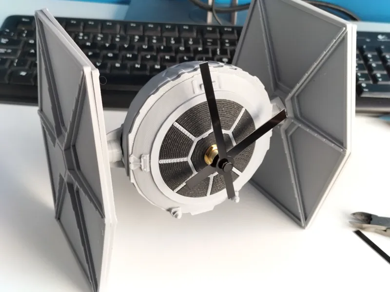 Star Wars Tie-Fighter desk bed clock Darth Vader