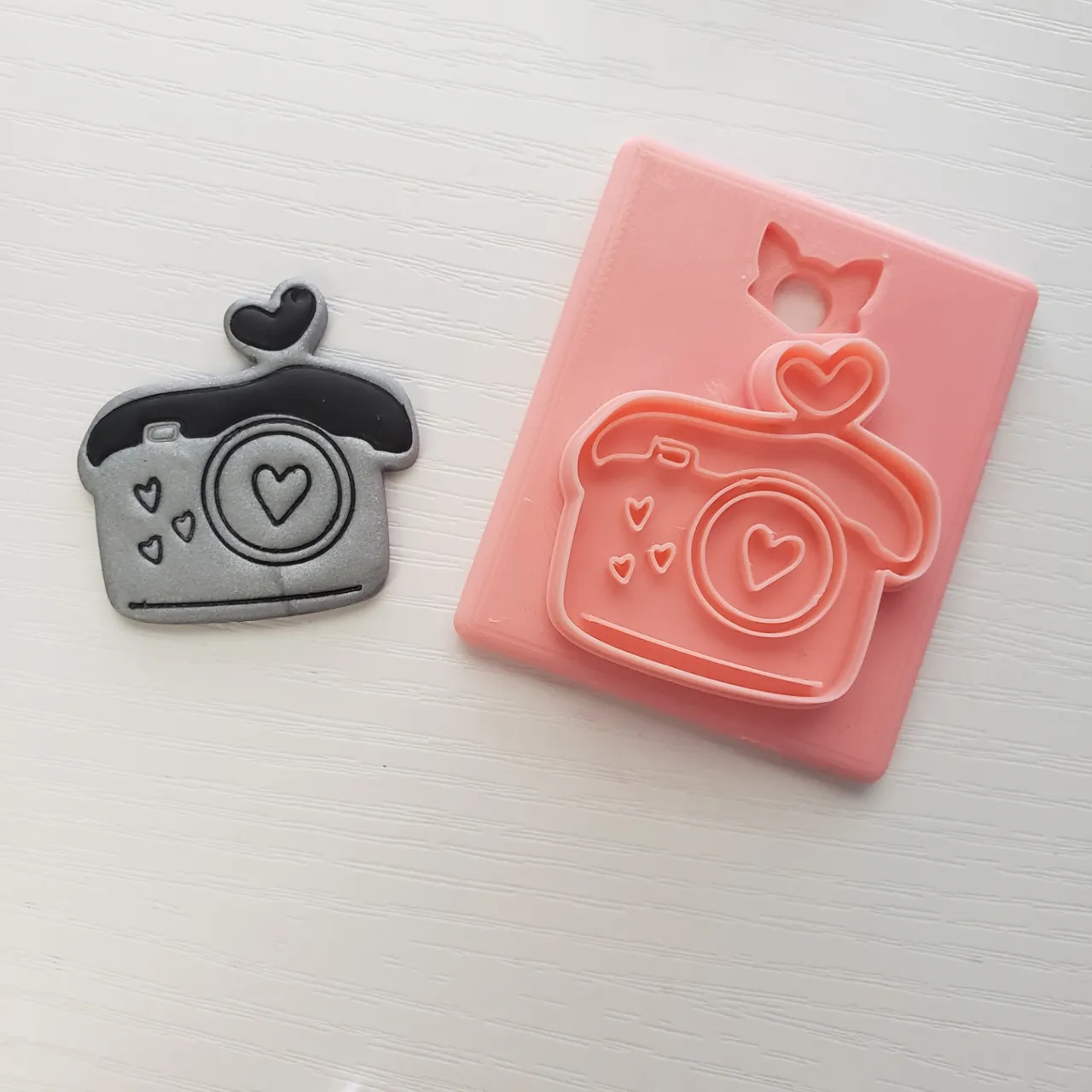 Pro Camera W/ Hearts Valentine Clay Earring Cutter view 4