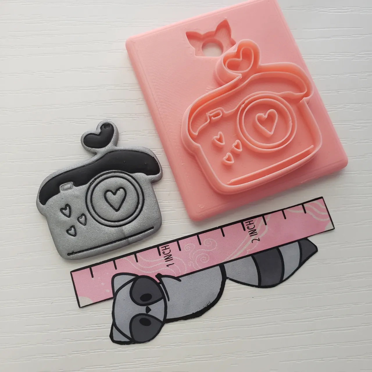Pro Camera W/ Hearts Valentine Clay Earring Cutter view 2