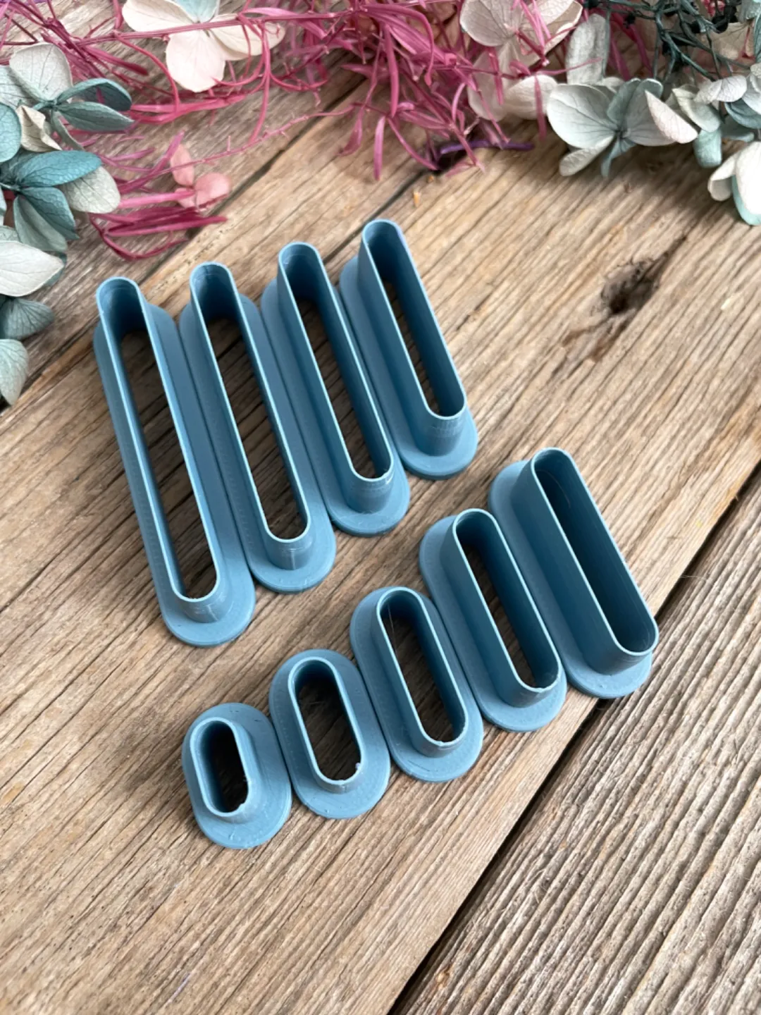 Thin Pill Earring Cutters view 4