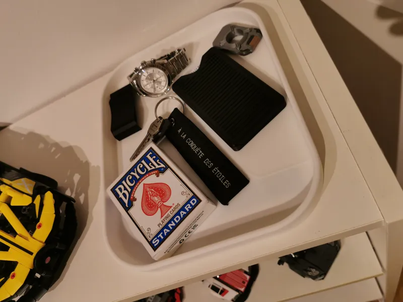 simple minimalist catch all tray