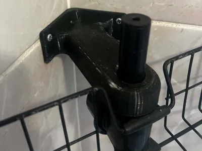 Corner rod mount