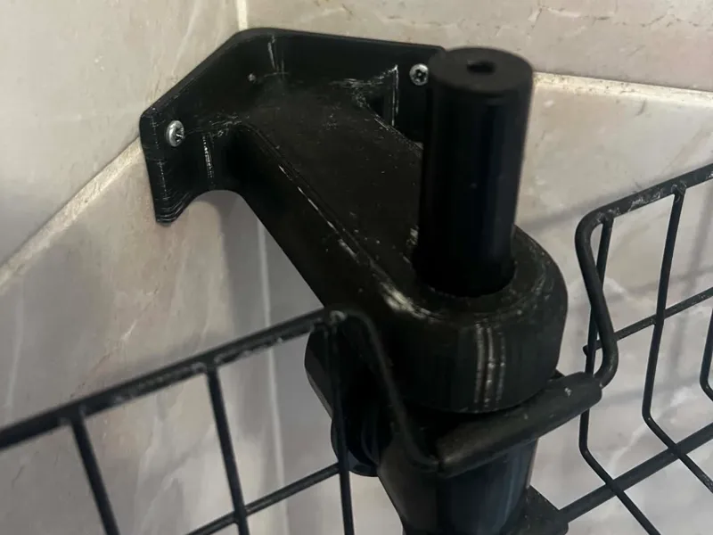 Corner rod mount