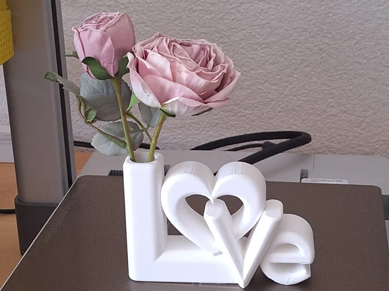 Love rose holder