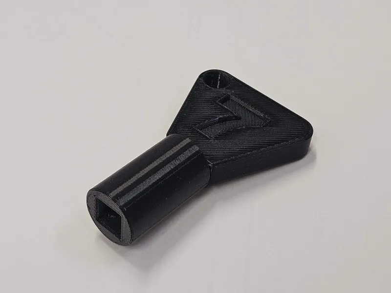 Square cabinet key 7 mm