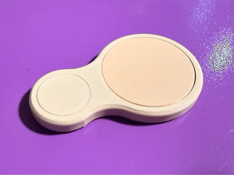 Fidget/keychain with option to add 25mm NFC chip