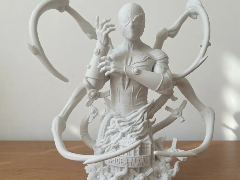 AMAZING SPIDER-MAN BUST – COLLECTOR'S EDITION