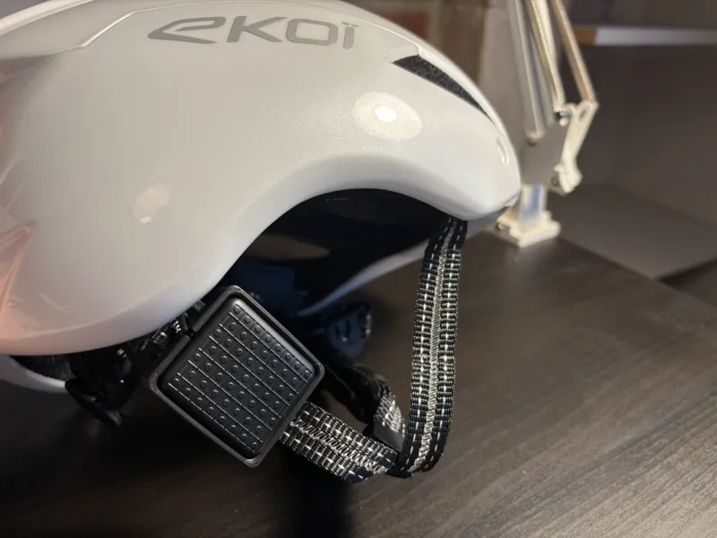 "Hands-free" kit for bike helmets