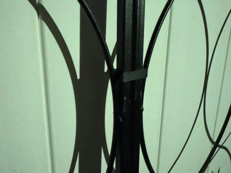 Trellis Clip for Vigoro Trellis