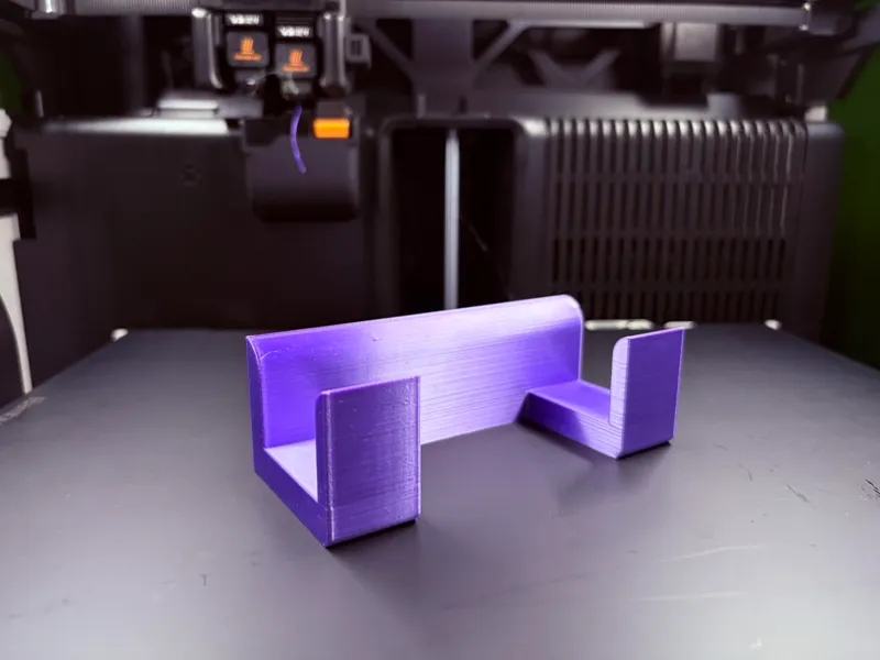 Magnetic Skateboard Wallmount (+ screw holes)