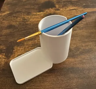 Painter's Water Cup w/ Built-In Palette