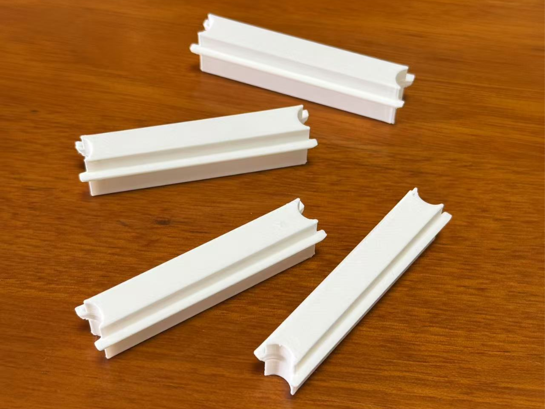 Miniatura 1 do modelo 3D 铝型材光轴隔断