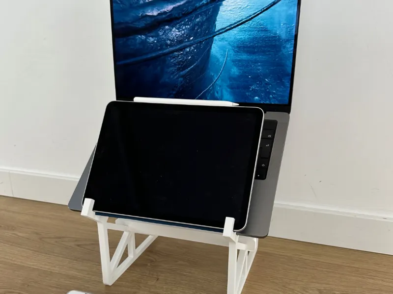 Macbook and iPad Raised Stand - portable